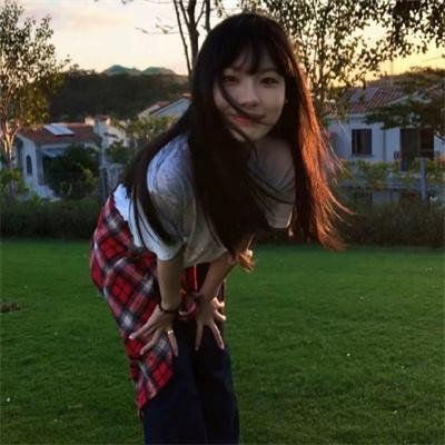 美女与液体人海报